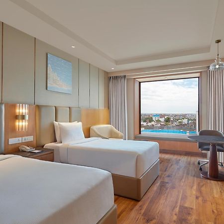Doubletree By Hilton พาราณสี ภายนอก รูปภาพ