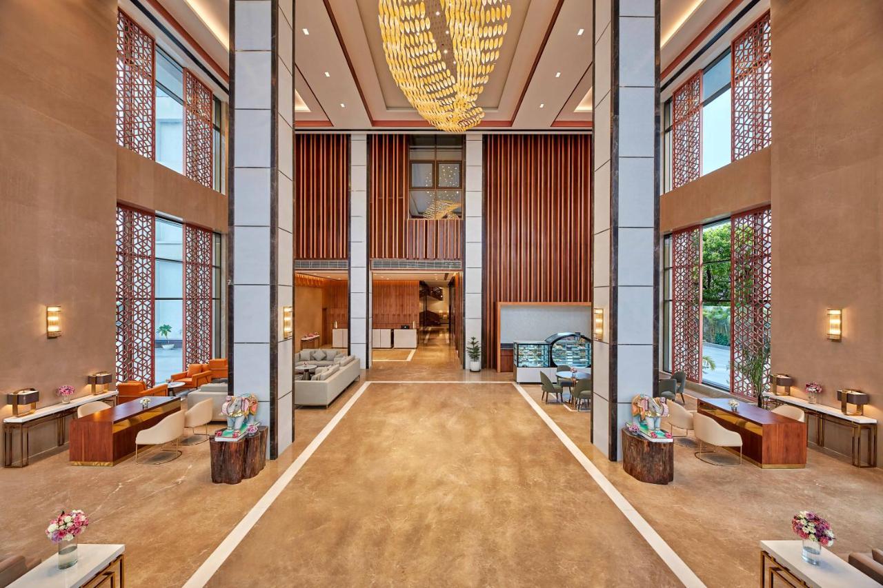 Doubletree By Hilton พาราณสี ภายนอก รูปภาพ