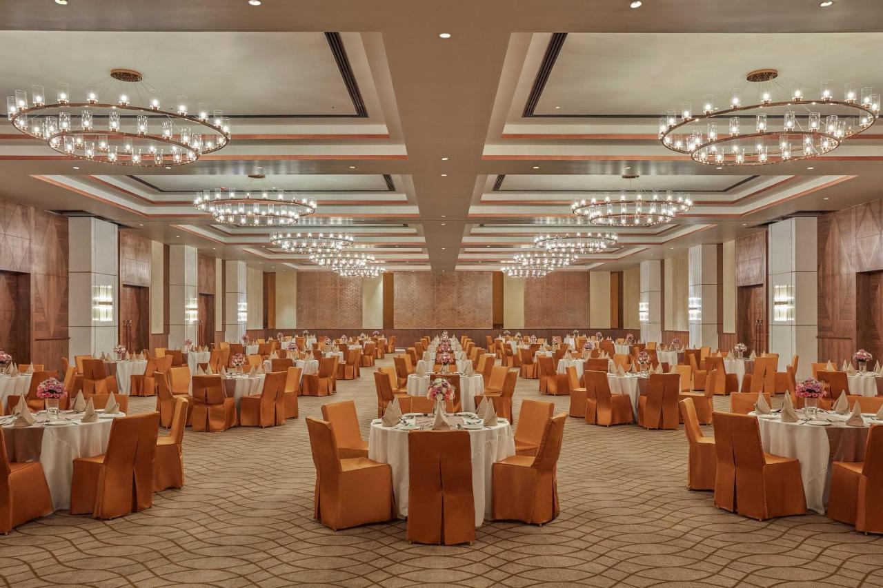 Doubletree By Hilton พาราณสี ภายนอก รูปภาพ