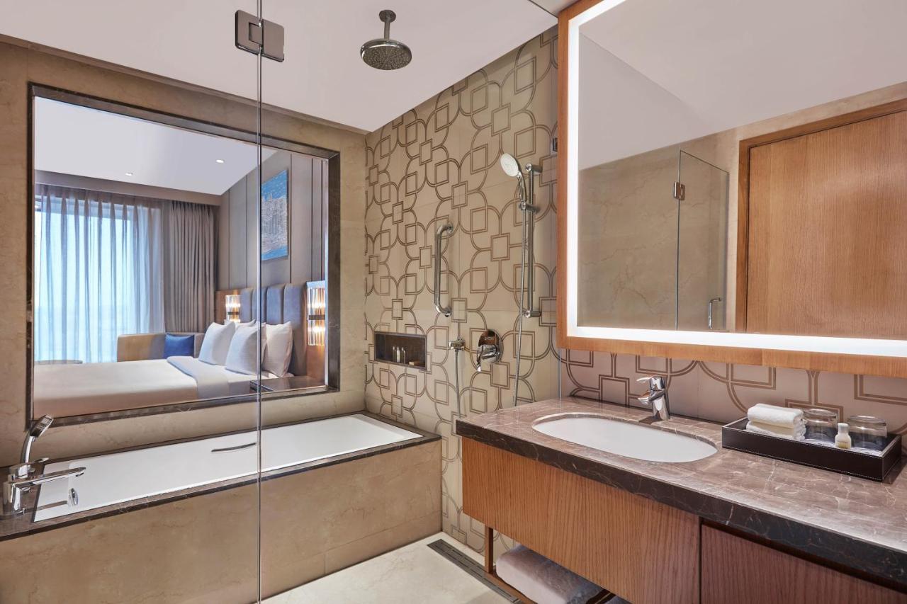 Doubletree By Hilton พาราณสี ภายนอก รูปภาพ