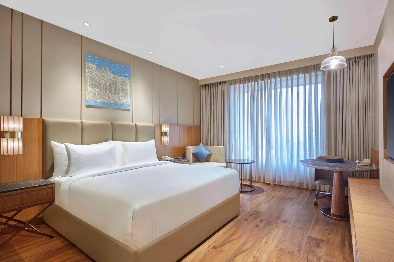 Doubletree By Hilton พาราณสี ภายนอก รูปภาพ