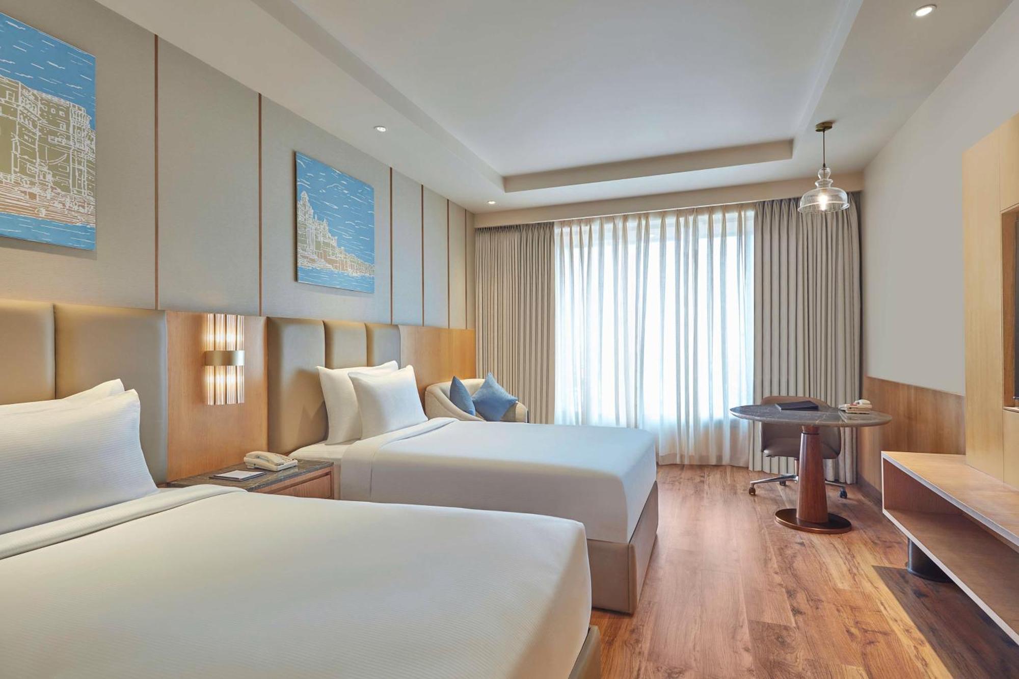 Doubletree By Hilton พาราณสี ภายนอก รูปภาพ