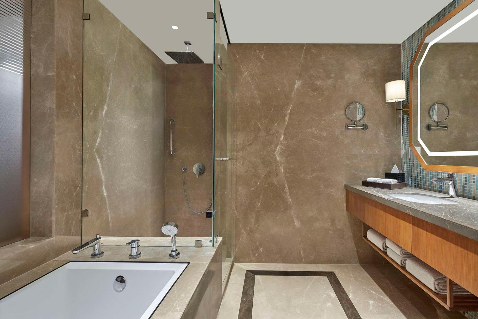Doubletree By Hilton พาราณสี ภายนอก รูปภาพ